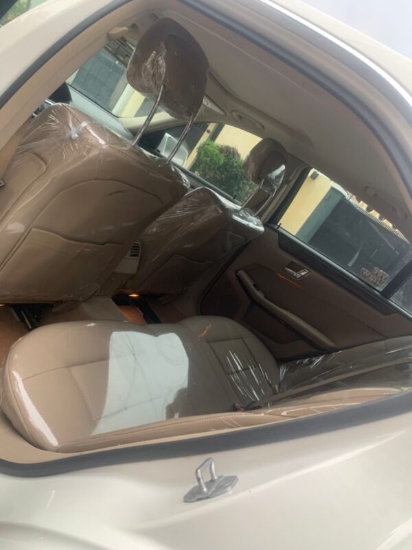 2010 Mercedes Benz E350 - Image 3