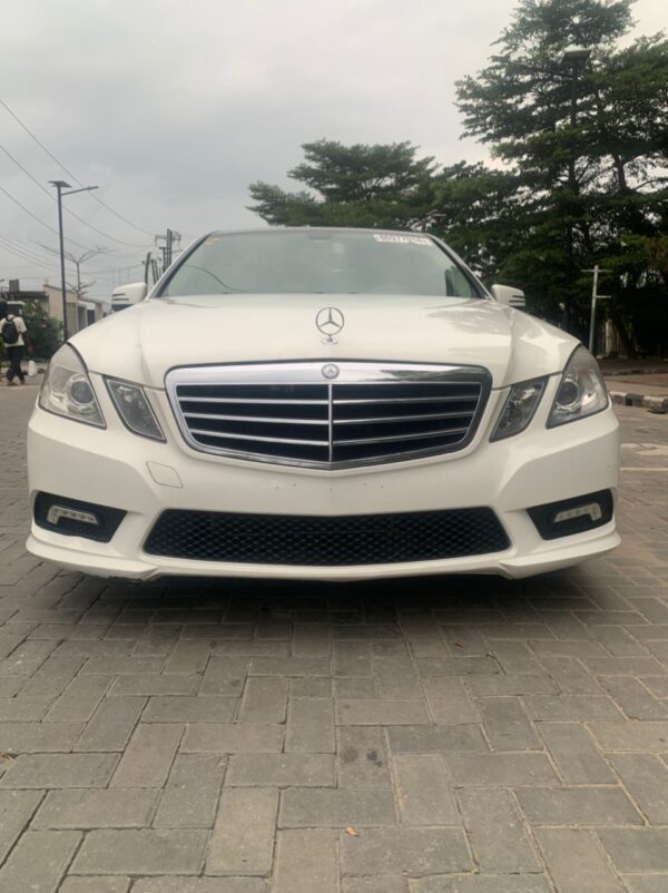 2010 Mercedes Benz E350 - Image 4