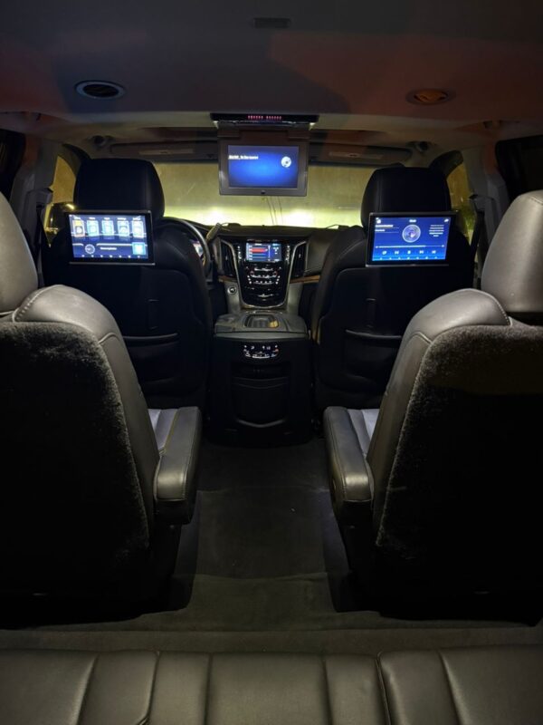 2018 Cadillac Escalade - Image 8