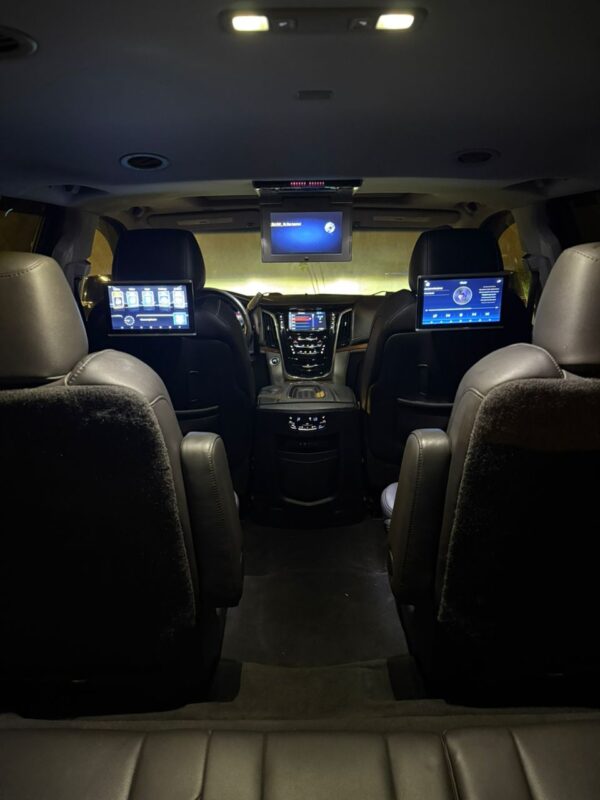 2018 Cadillac Escalade - Image 5