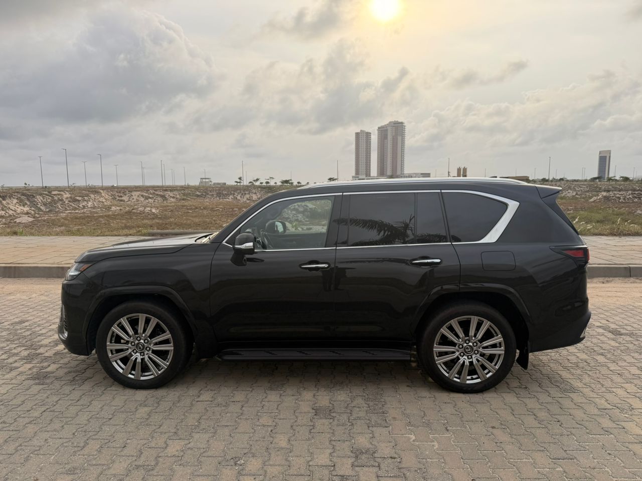 2024 VIP Lexus LX600 - Image 5